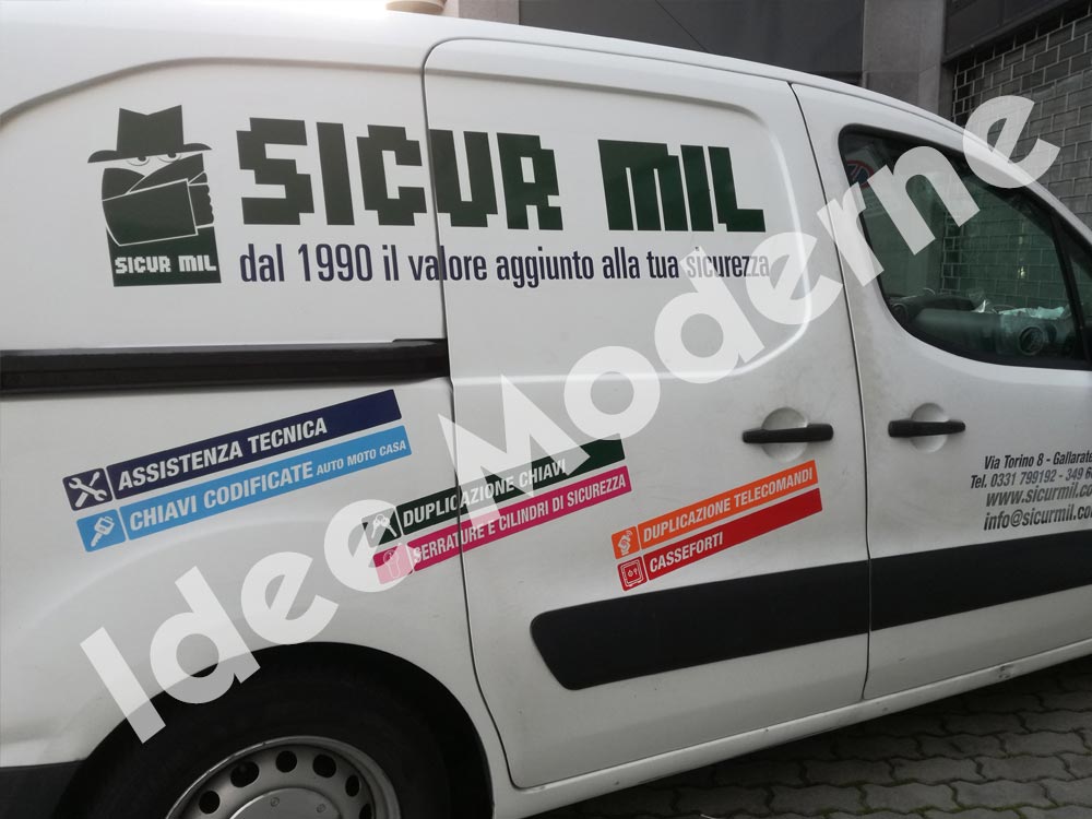 Furgone brandizzato con grafica pubblicitaria personalizzata Varese