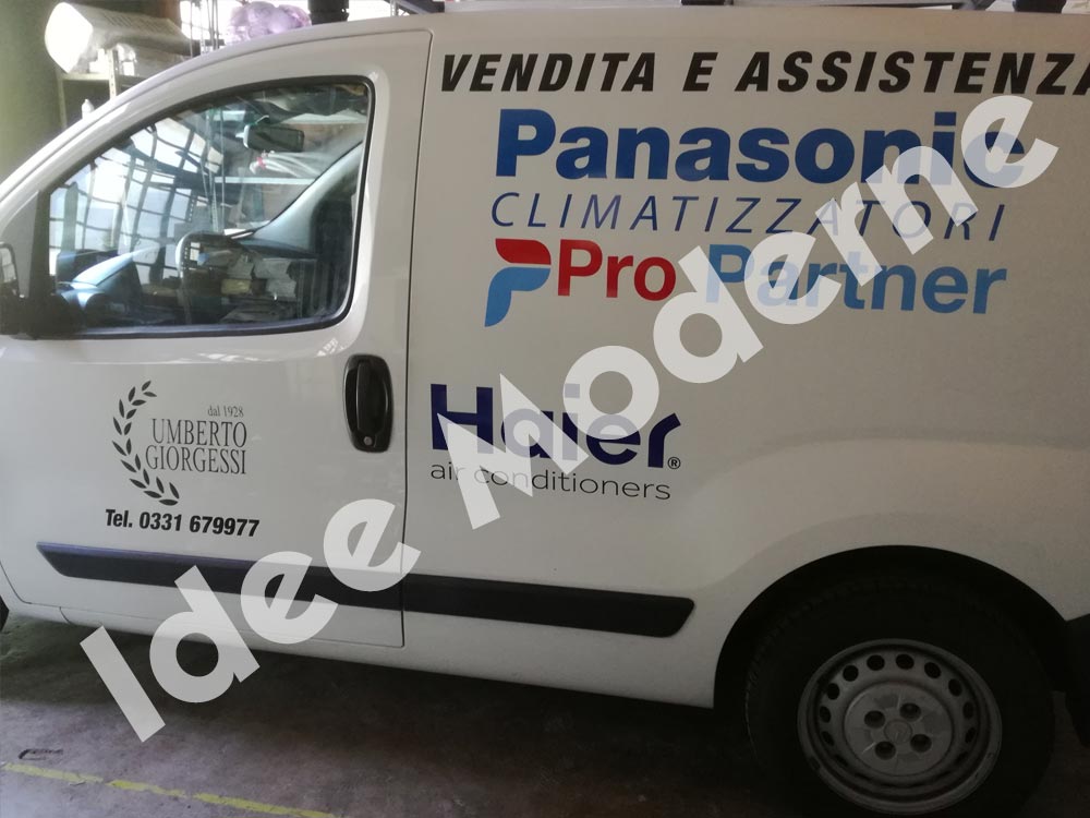 Furgone brandizzato con grafica pubblicitaria personalizzata Varese