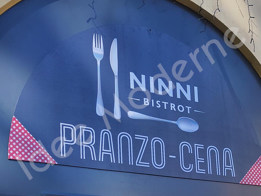 Insegna negozio personalizzata con logo aziendale Varese