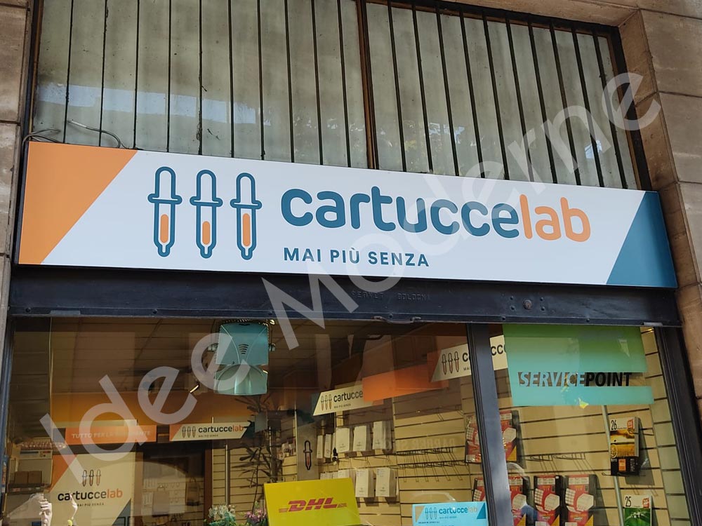 Insegna negozio personalizzata con logo aziendale Varese