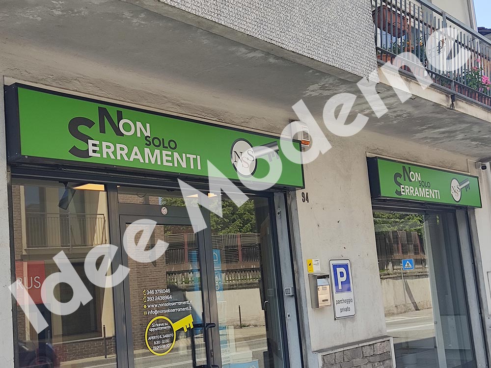 Insegna a LED su misura per negozio Gallarate Busto Arsizio