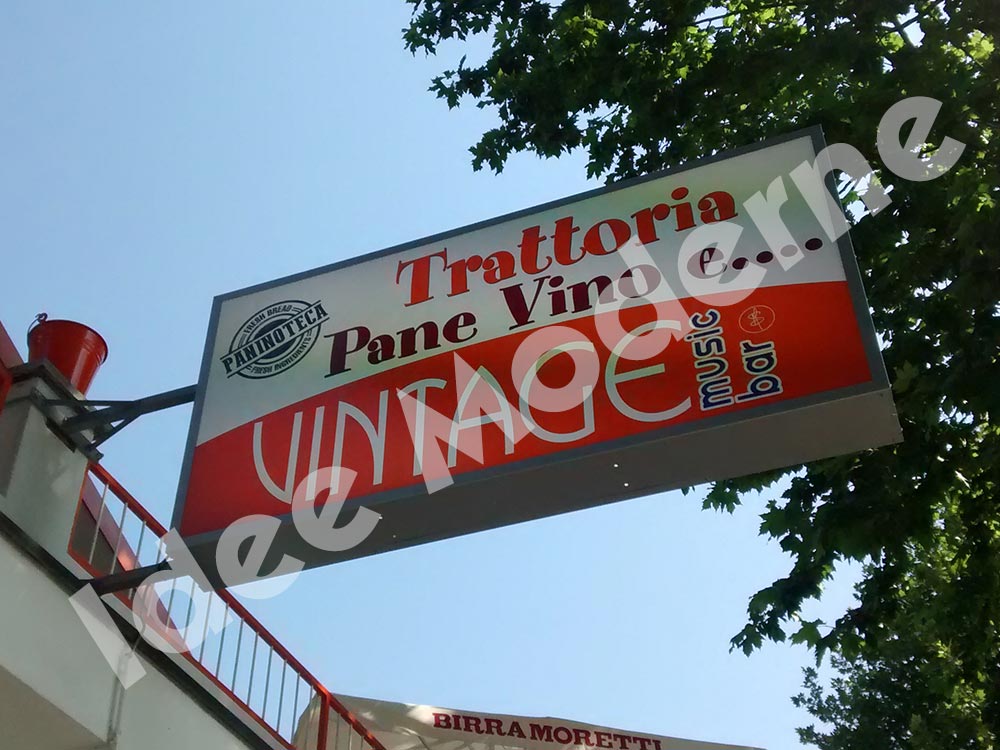 Installazione insegna LED per attività commerciale provincia Varese