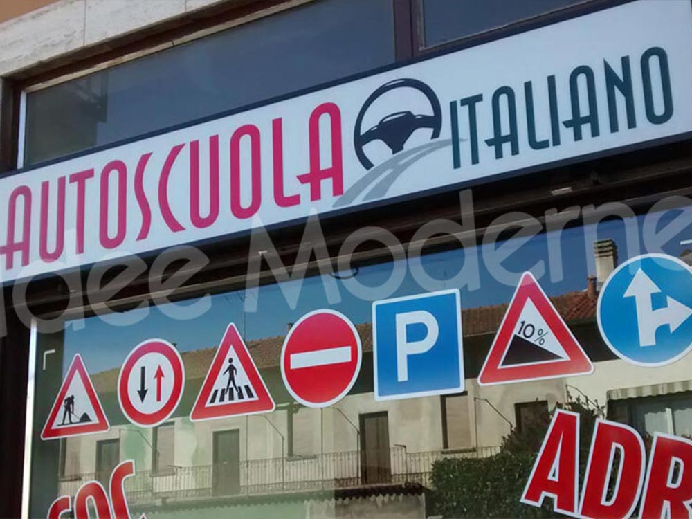 Insegna luminosa LED personalizzata per negozio Varese