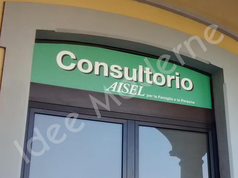 Insegna non luminosa in PVC per attività commerciale