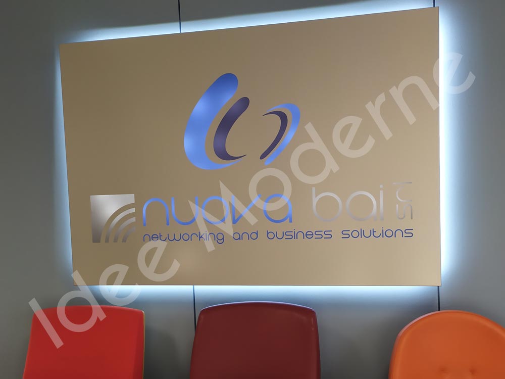 Insegna per reception ufficio con logo aziendale