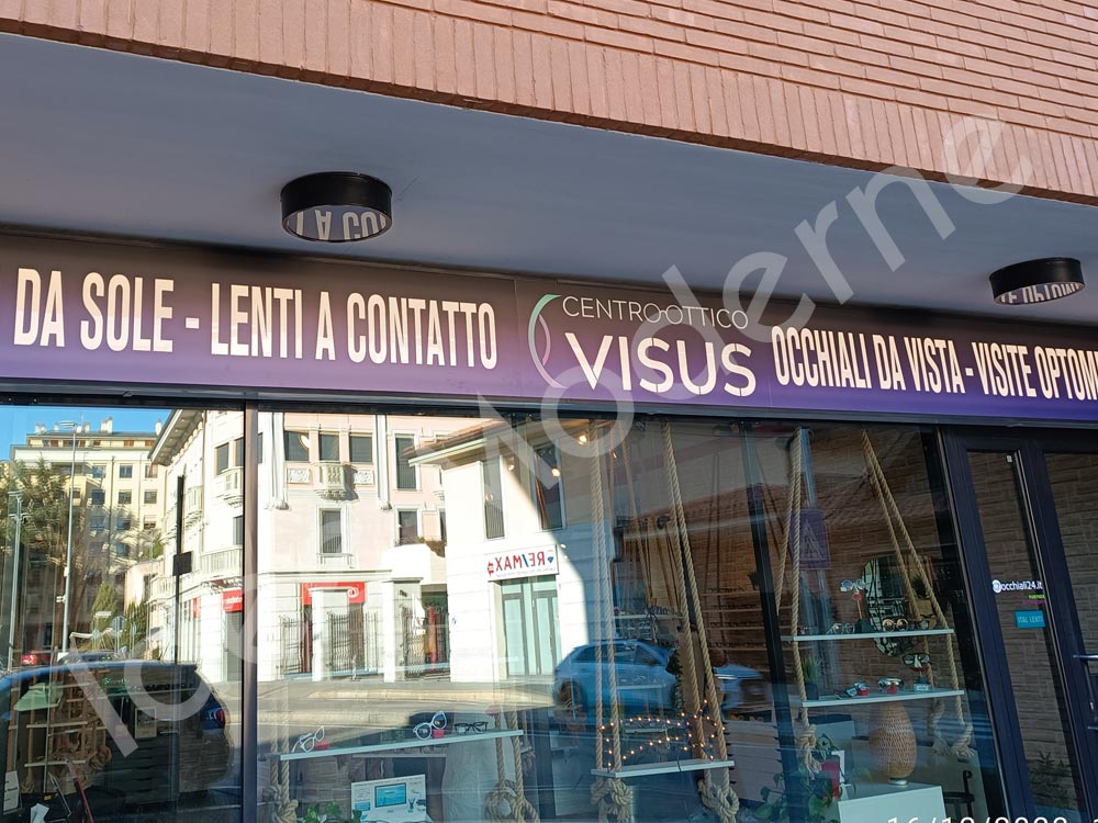 Insegna pubblicitaria totem per attività commerciale Varese