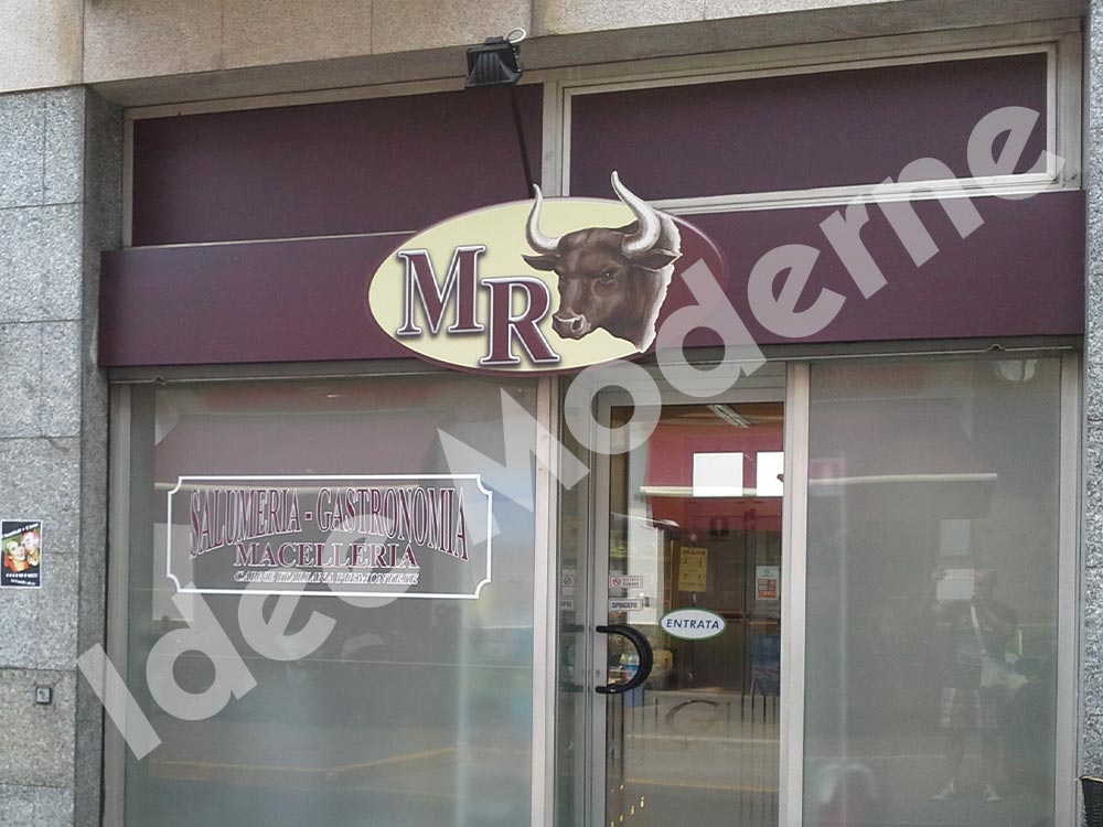 Insegna pubblicitaria per negozio Varese con logo personalizzato