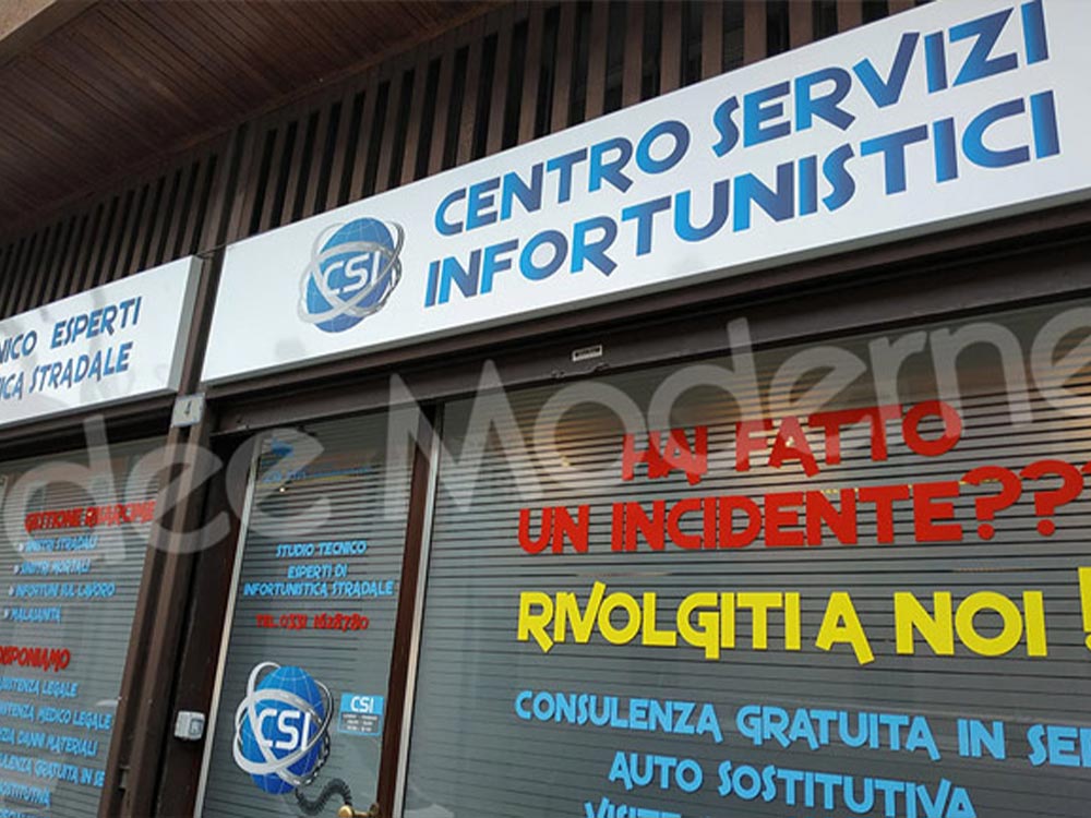 Insegna pubblicitaria per negozio Varese con logo personalizzato