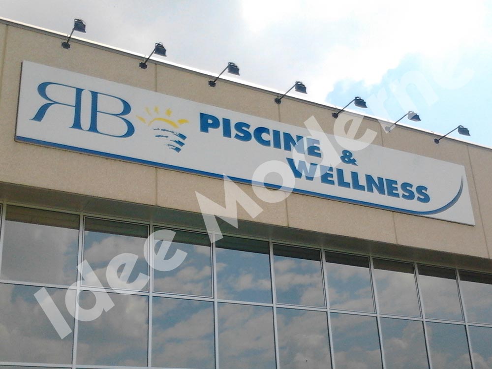 Insegna pubblicitaria per negozio Varese con logo personalizzato