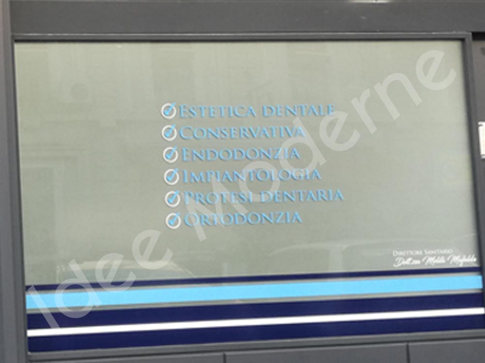 Lettere adesive in PVC per insegna negozio Varese Milano