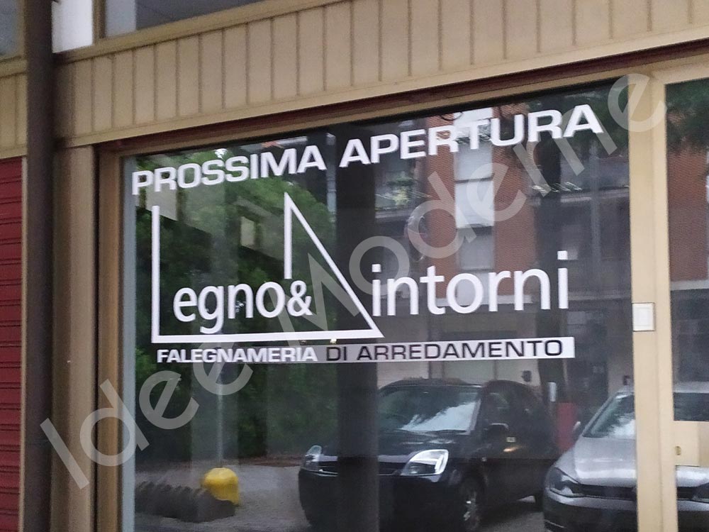 Lettere adesive in PVC per insegna negozio Varese Milano