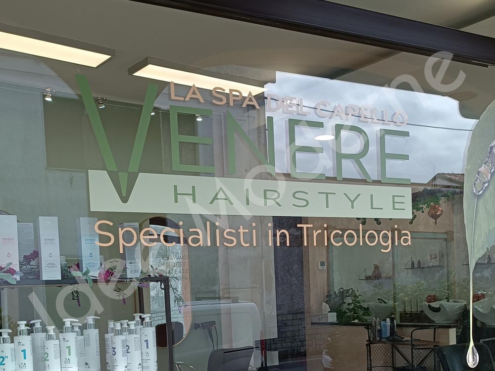 Prespaziati adesivi in PVC per vetrina negozio Varese