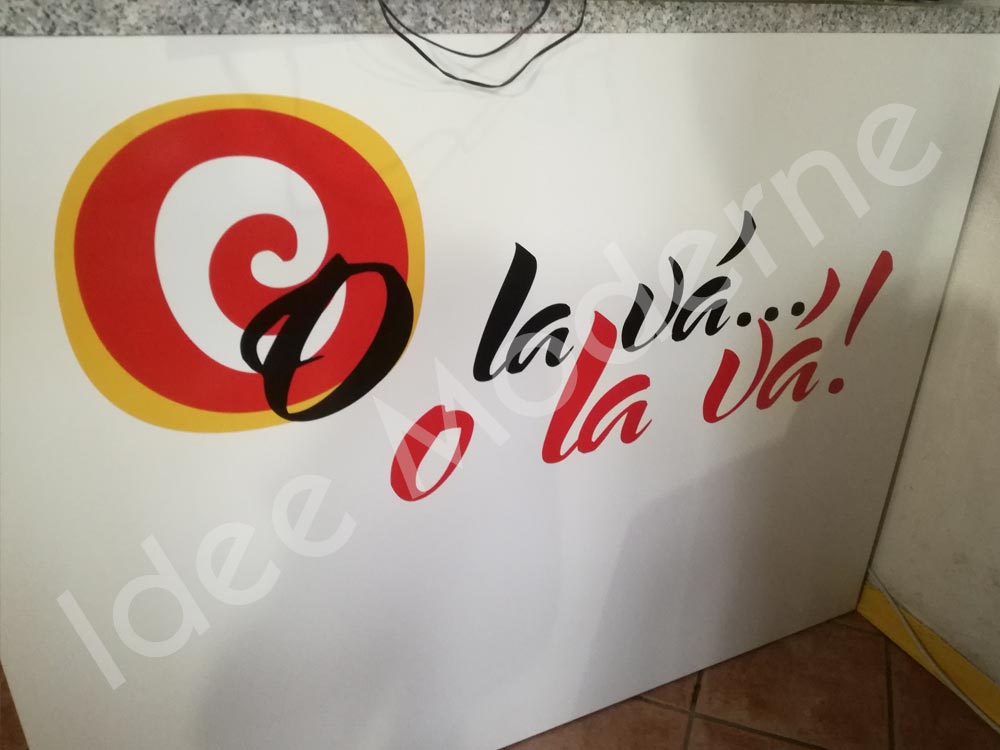 Lettere adesive su misura per insegna e vetrina Varese