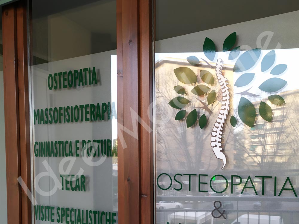 Scritte adesive personalizzate Varese