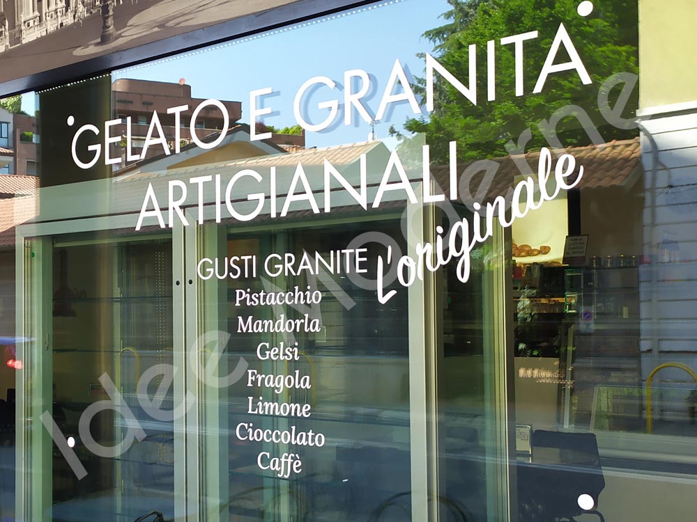 Applicazione lettere adesive furgone aziendale Gallarate