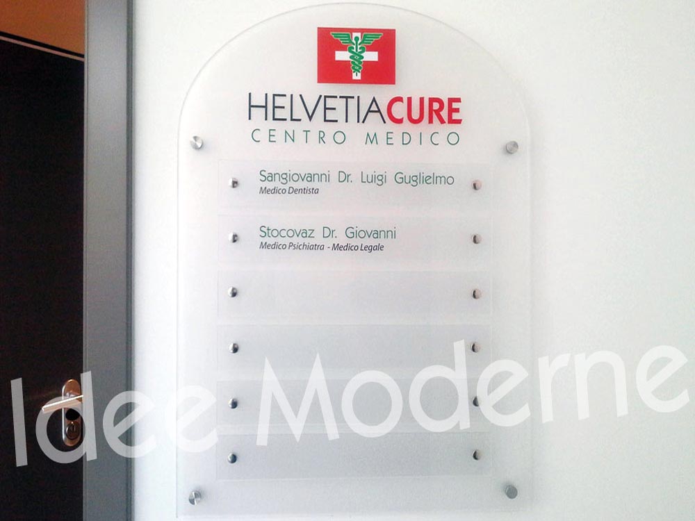 Targa personalizzata in plexiglass per ufficio Varese