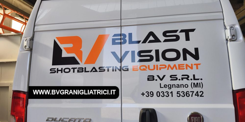 scritte furgone artigiani logo aziendale Varese