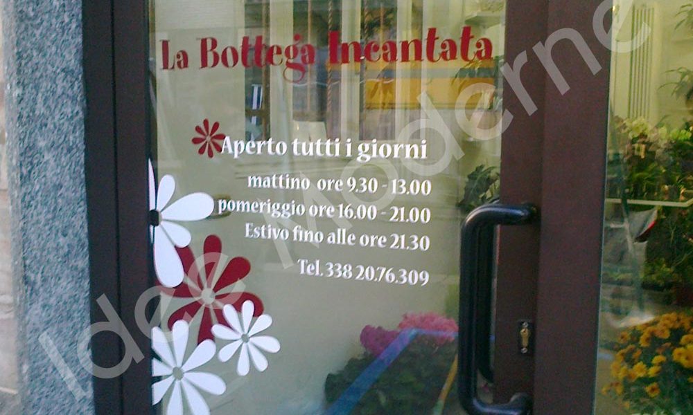 Applicazione lettere prespaziate su superfici commerciali