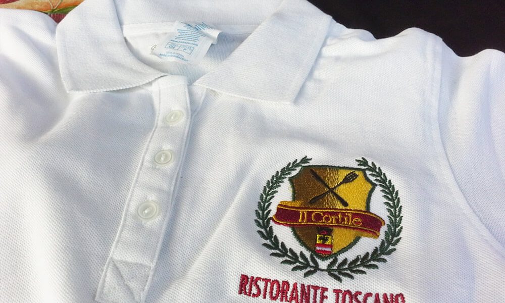 Abbigliamento aziendale personalizzato con logo ricamato Varese